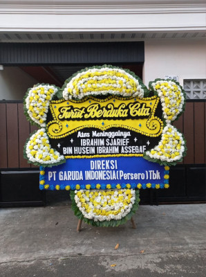Papan Bunga Duka di Bintang Ara