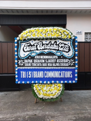 Papan Bunga Duka di Bintang Ara